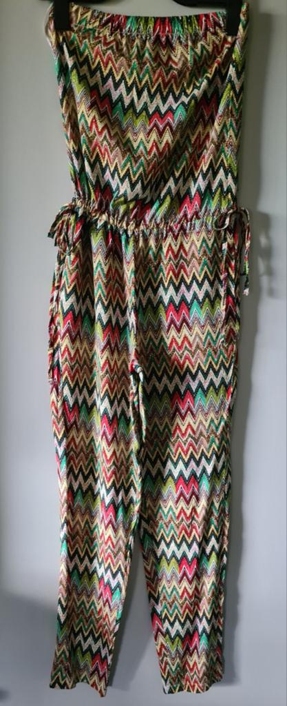 Nieuwe Jumpsuit met Zigzag Patroon - Maat 36/38, Kleding | Dames, Jumpsuits, Ophalen of Verzenden, Nieuw, Maat 36 (S), Overige kleuren