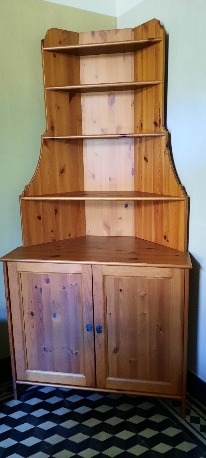 LEKSVIK Houten Hoekkast - H: 198cm B: 95cm D: 52cm, Huis en Inrichting, Kasten | Boekenkasten, Ophalen, Met plank(en), Gebruikt
