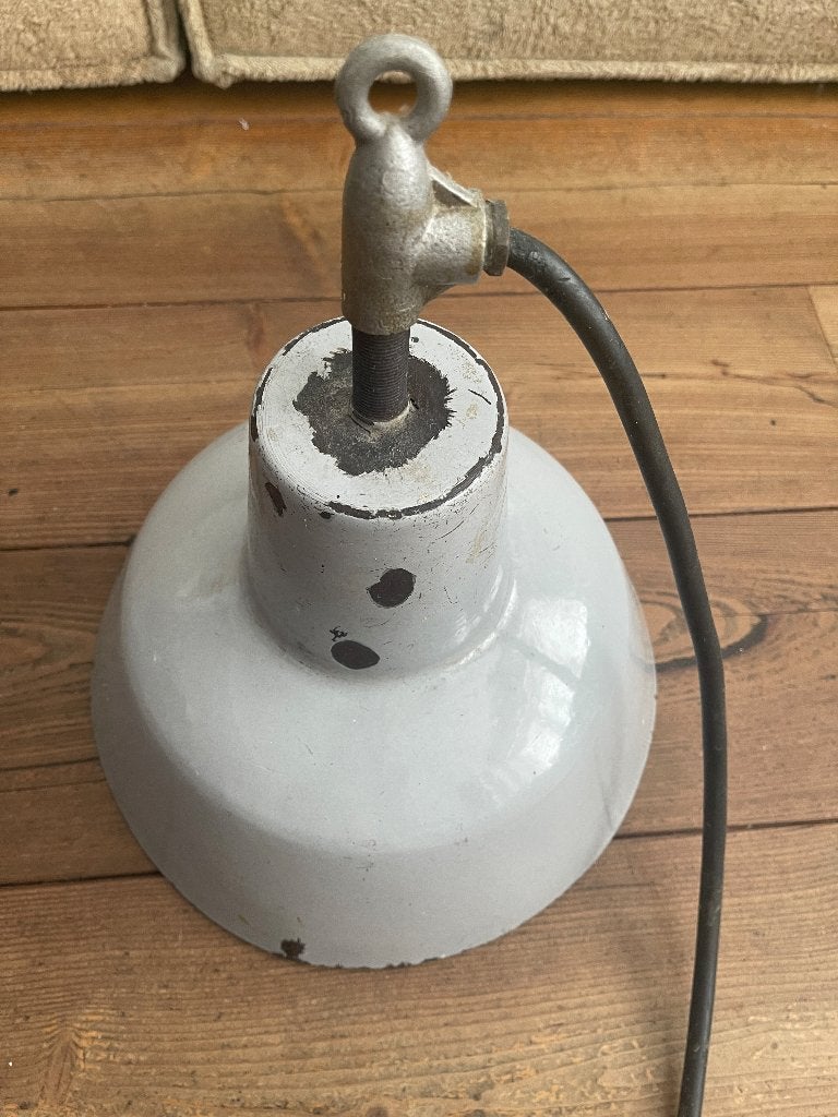 Originele Fabriekslamp Emaille – Uniek lang snoer (11,5m), Gebruikt, Overige fittingen, Ophalen of Verzenden, Industrieel, authentieke werkplaatslamp