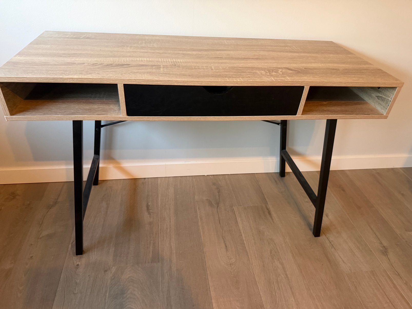 JYSK Bureau ABBETVED - Eikenkleur + zwarte lade schoolbureau, Huis en Inrichting, Bureaus, Ophalen, 120 cm, 48 cm, Schoolbureau