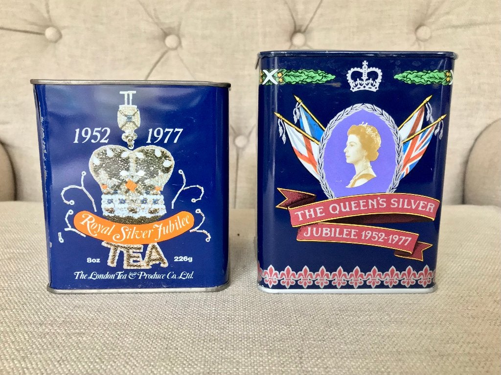 Vintage theeblikjes x2 Engels koningshuis, Verzamelen, Ophalen of Verzenden, Gebruikt, Thee, Overige merken