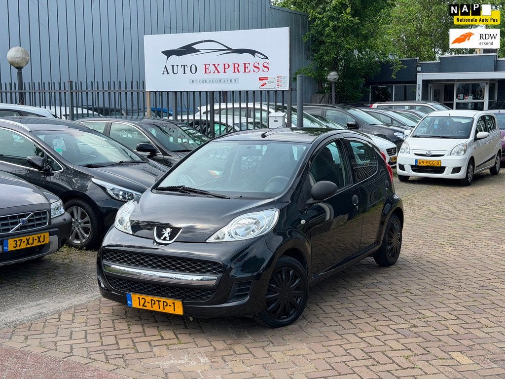 Peugeot 107 1.0-12V Accent/Airco/Navigatie/1E Eigenaar/Nap/N, Auto's, Peugeot, Euro 5, Gebruikt, 4 stoelen, Origineel Nederlands