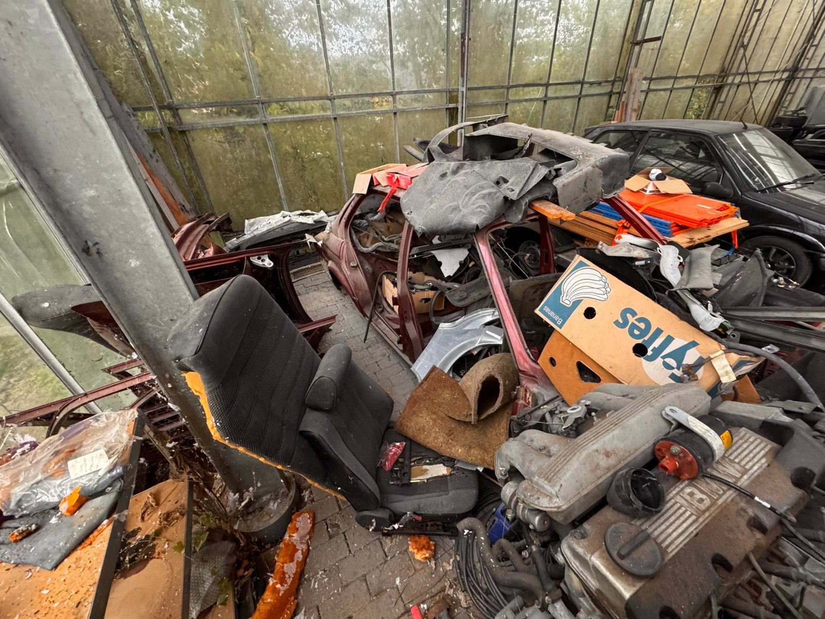BMW E30 chassis met kenteken en veel onderdelen, Ophalen, Gebruikt