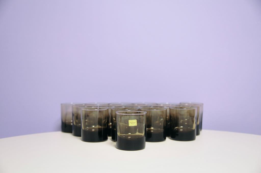 set x16 donkerbruine glazen Luminarc, Ophalen of Verzenden, Zo goed als nieuw, Nvt, Borrel- of Shotglas
