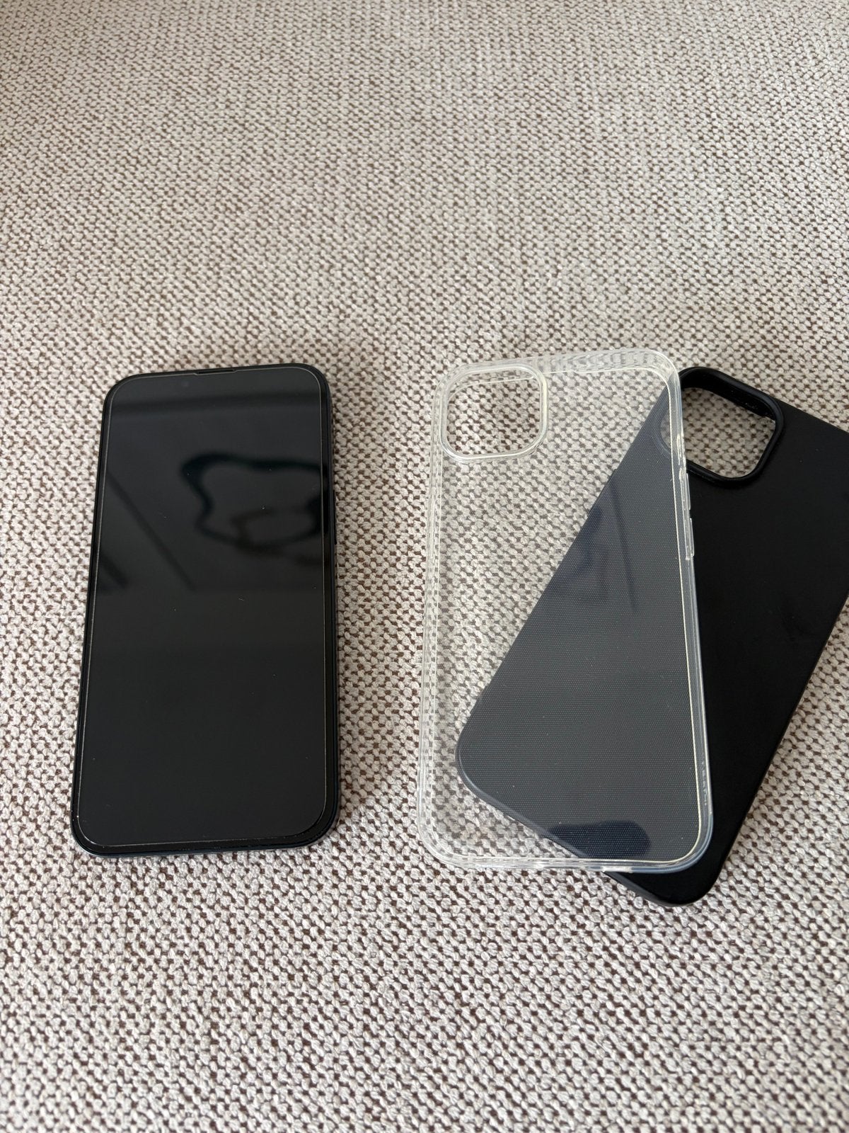 iPhone 13 - met hoesjes en screenprotector, Ophalen, Zwart, IPhone 13, 84 %