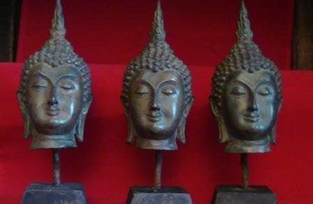 Bronzen Boeddha hoofdje op sokkel, Ophalen of Verzenden, Nieuw, Beeld(je), Boeddhisme
