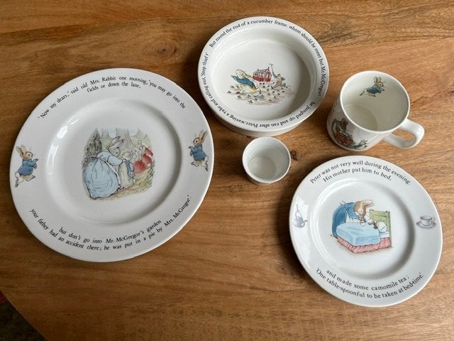 Vintage Wedgwood HARRIE POTTER kinderservies 5 delig, Overige typen, Ophalen of Verzenden, Zo goed als nieuw, Overige stijlen