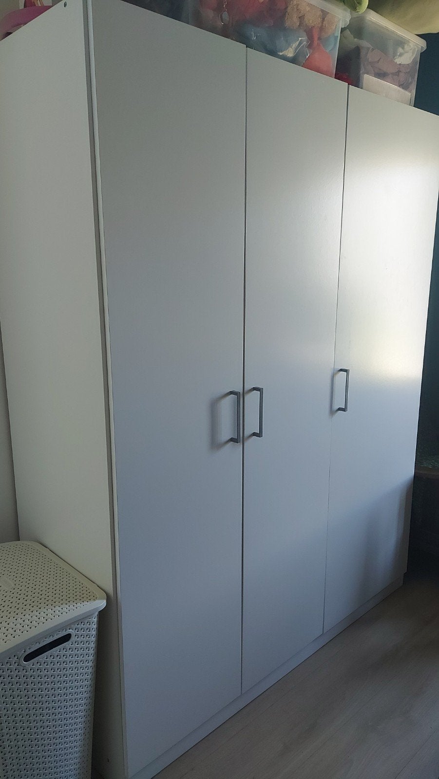 Dombås Ikea kledingkast met hanggedeelte en planken, Huis en Inrichting, Ophalen, Met deur(en), 100 tot 150 cm, Zo goed als nieuw