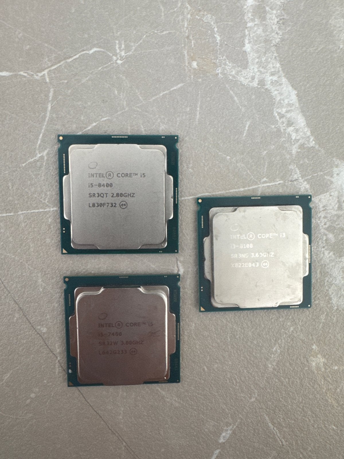 Intel Core i3-8100, i5-8400, i5-7400 Processors, Ophalen of Verzenden, Gebruikt, 4-core, 3 tot 4 Ghz