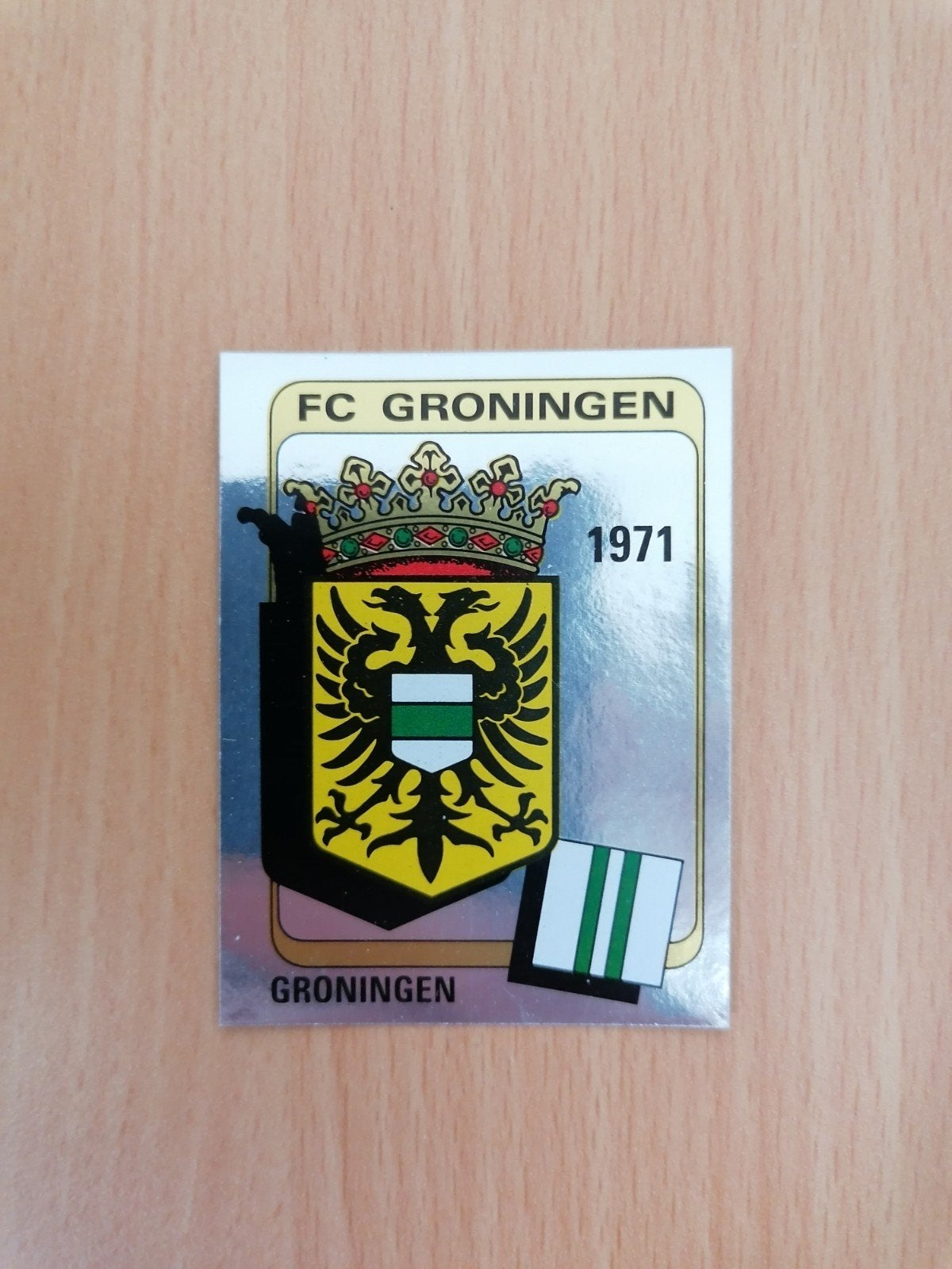 Panini Voetbal 84 #141 FC Groningen embleem., Verzamelen, Ophalen of Verzenden, Zo goed als nieuw