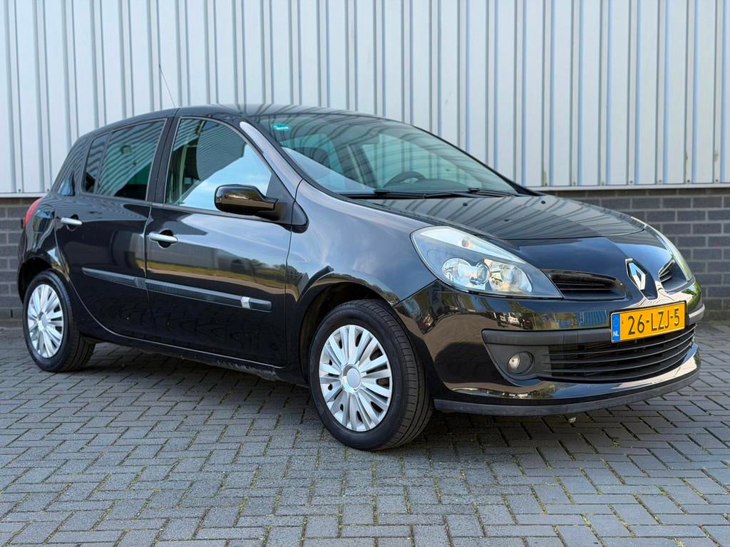 Renault Clio 1.2-16V Dynamique |Airco|5 Deurs|, Voorwielaandrijving, Gebruikt, Zwart, 4 cilinders
