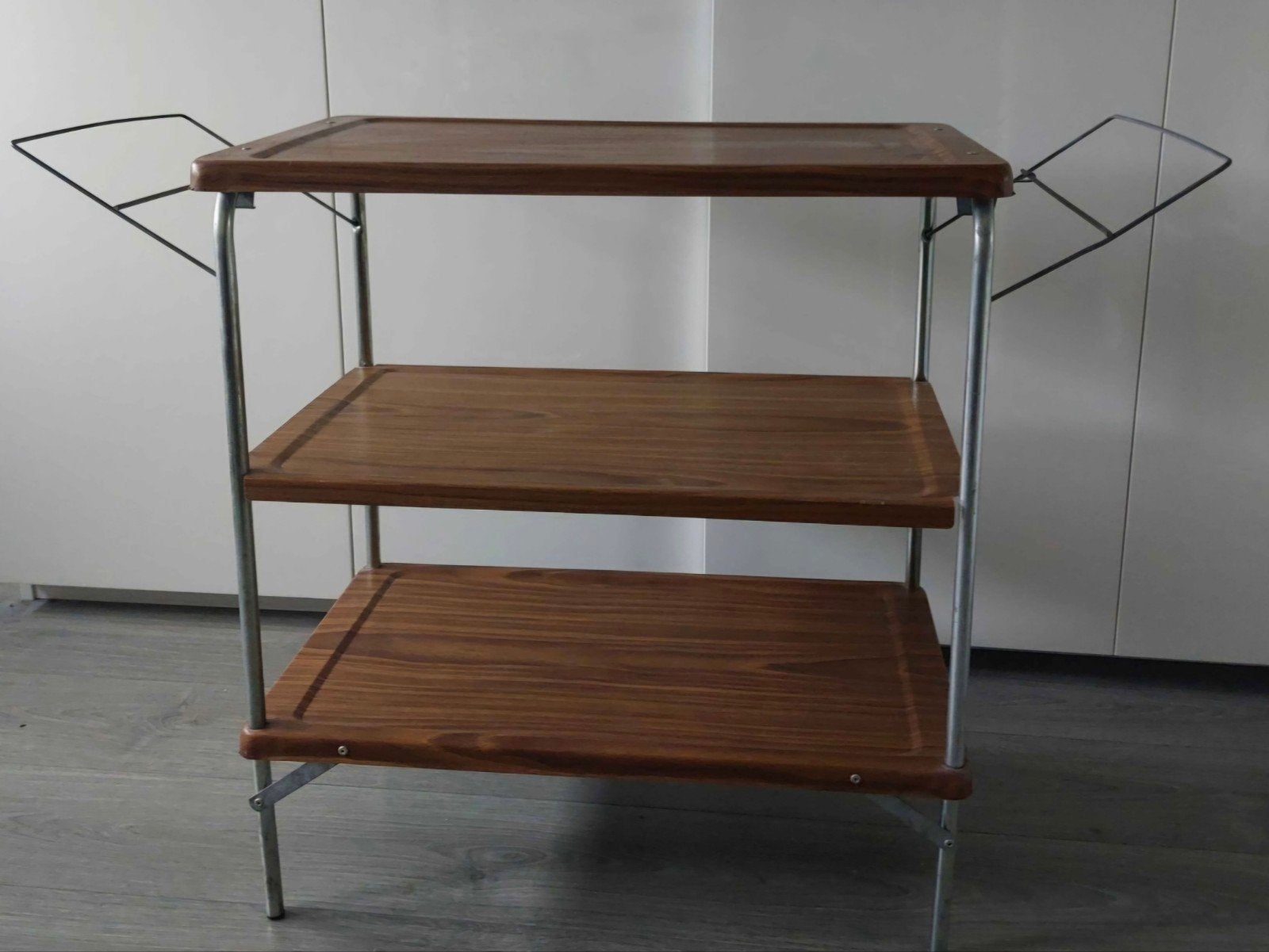 Vintage bijzettafel/kastje met 3 lagen, Ophalen