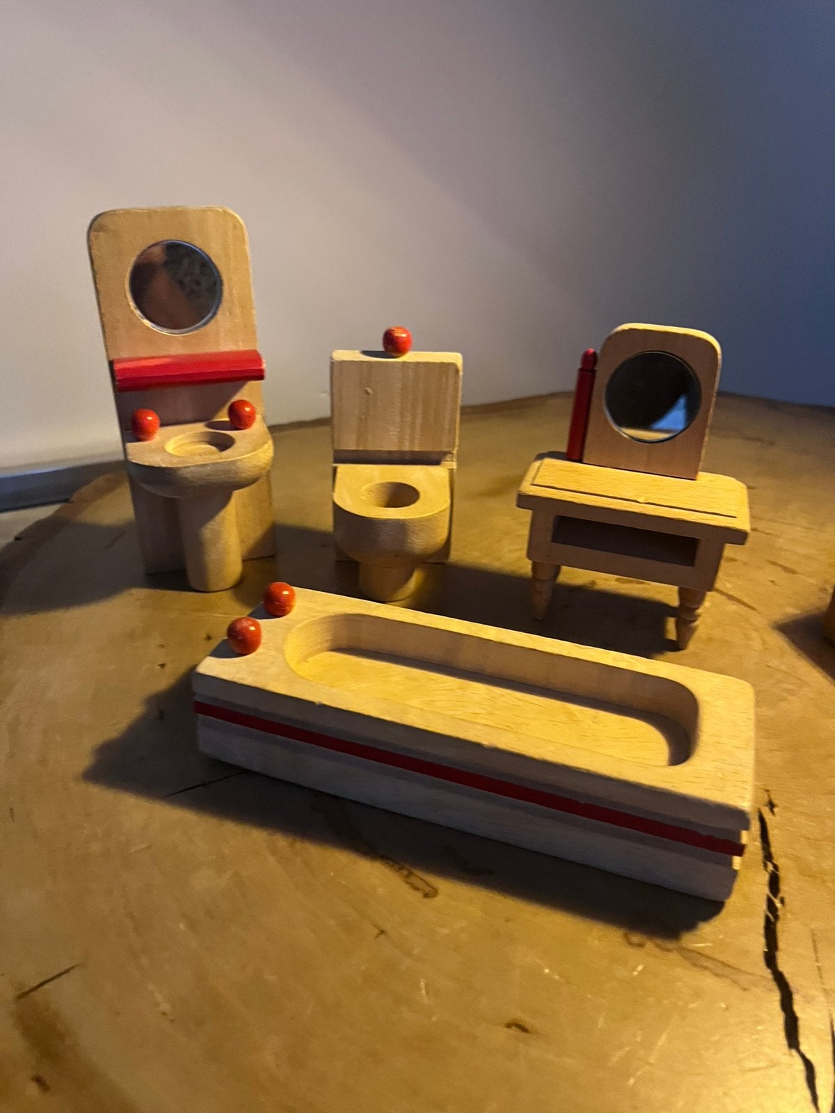 Houten speelgoed badkamer, Ophalen, Zo goed als nieuw, Poppenhuis