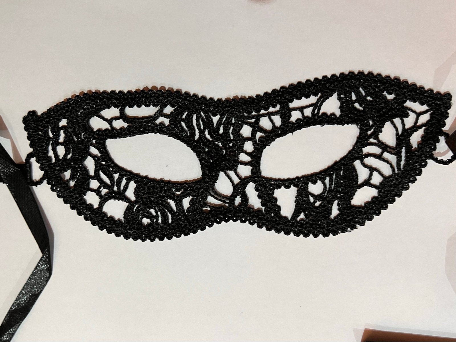 Elegant stevig Zwart Venetiaans Masker - Carnaval & Feestjes, Ophalen of Verzenden, Nieuw, Feestartikel, Carnaval