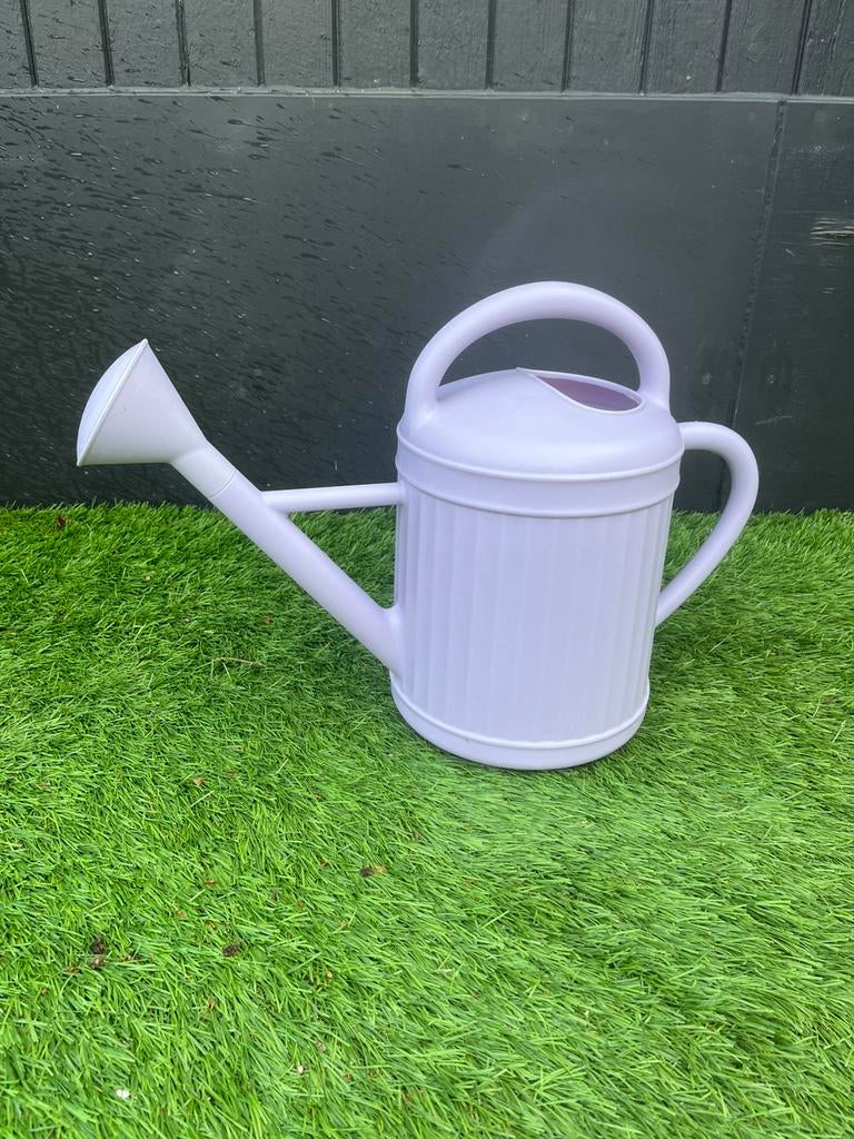 Grote lila vintage gieter 12L, Tuin en Terras, Gieters, Ophalen of Verzenden, Zo goed als nieuw, Kunststof