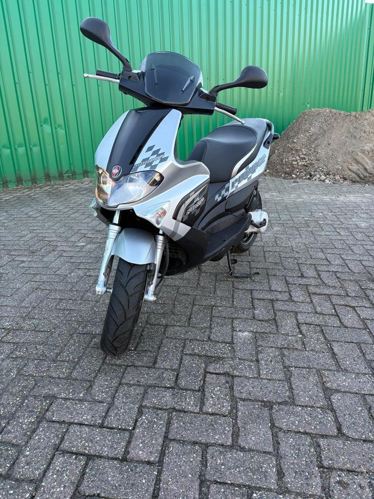 Gilera runner rst 50cc, Fietsen en Brommers, Brommers | Overige merken, Ophalen of Verzenden, Zo goed als nieuw