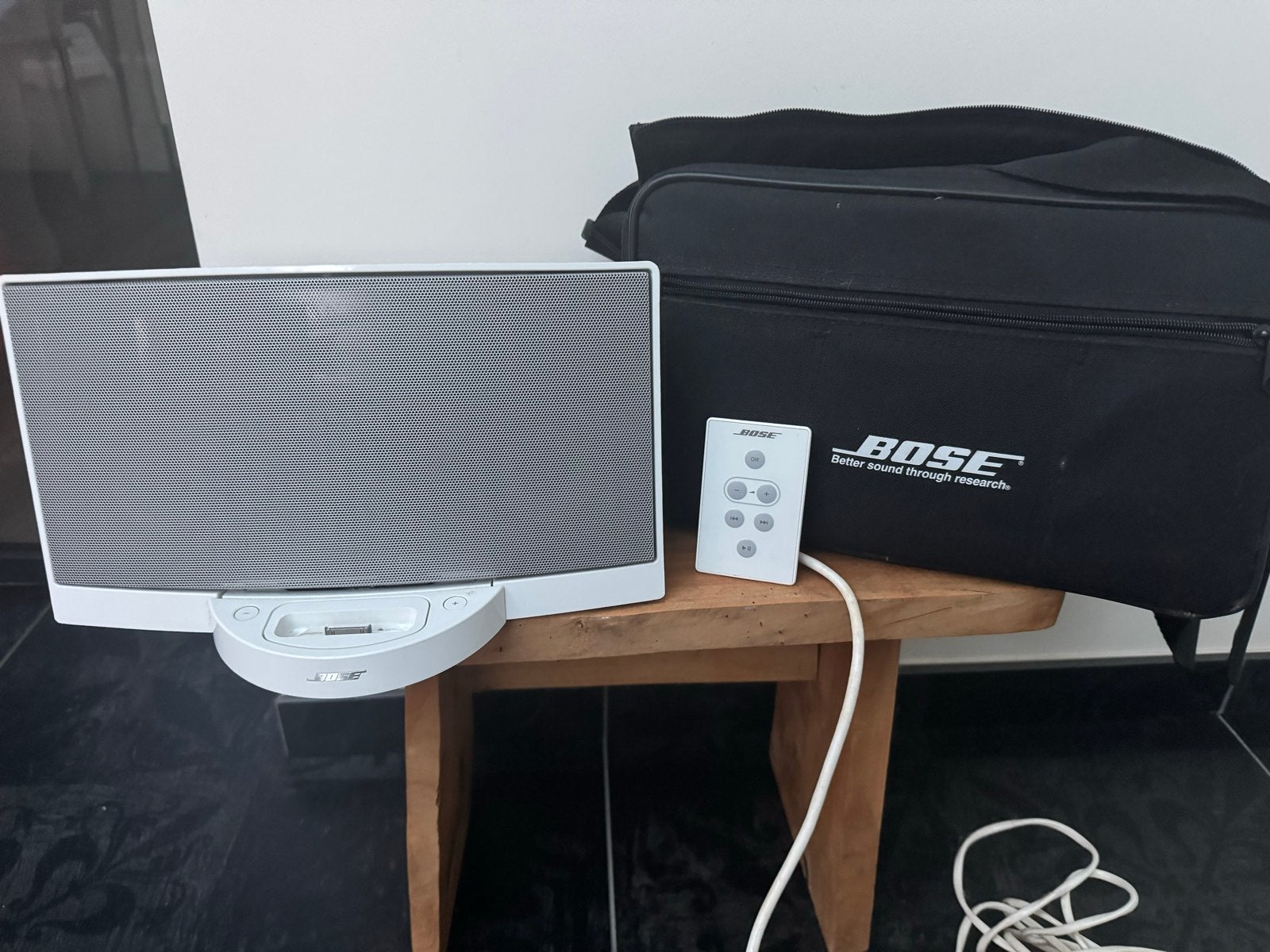 Bose SoundDock Portable - Wit met afstandsbediening, Ophalen, Zo goed als nieuw, Bose, Minder dan 60 watt