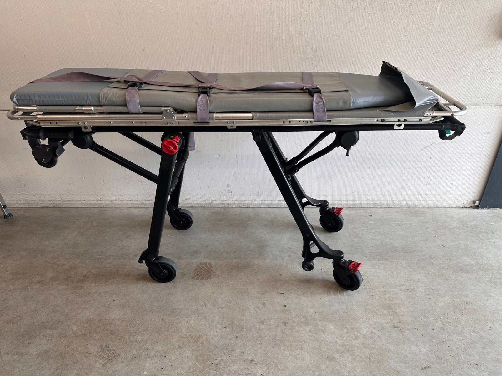 Stryker m1 brancard / uitvaart, Diversen, Gebruikt, Ophalen of Verzenden, Stryker, Nvt