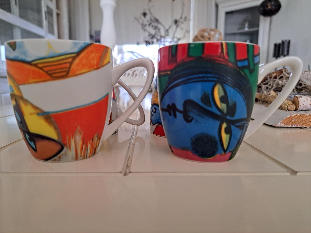 Corneille kopje(s), ZGAN, 4 stuks (2 x 2), Huis en Inrichting, Ophalen of Verzenden, Zo goed als nieuw, Overige stijlen, Kop(pen) en/of Schotel(s)