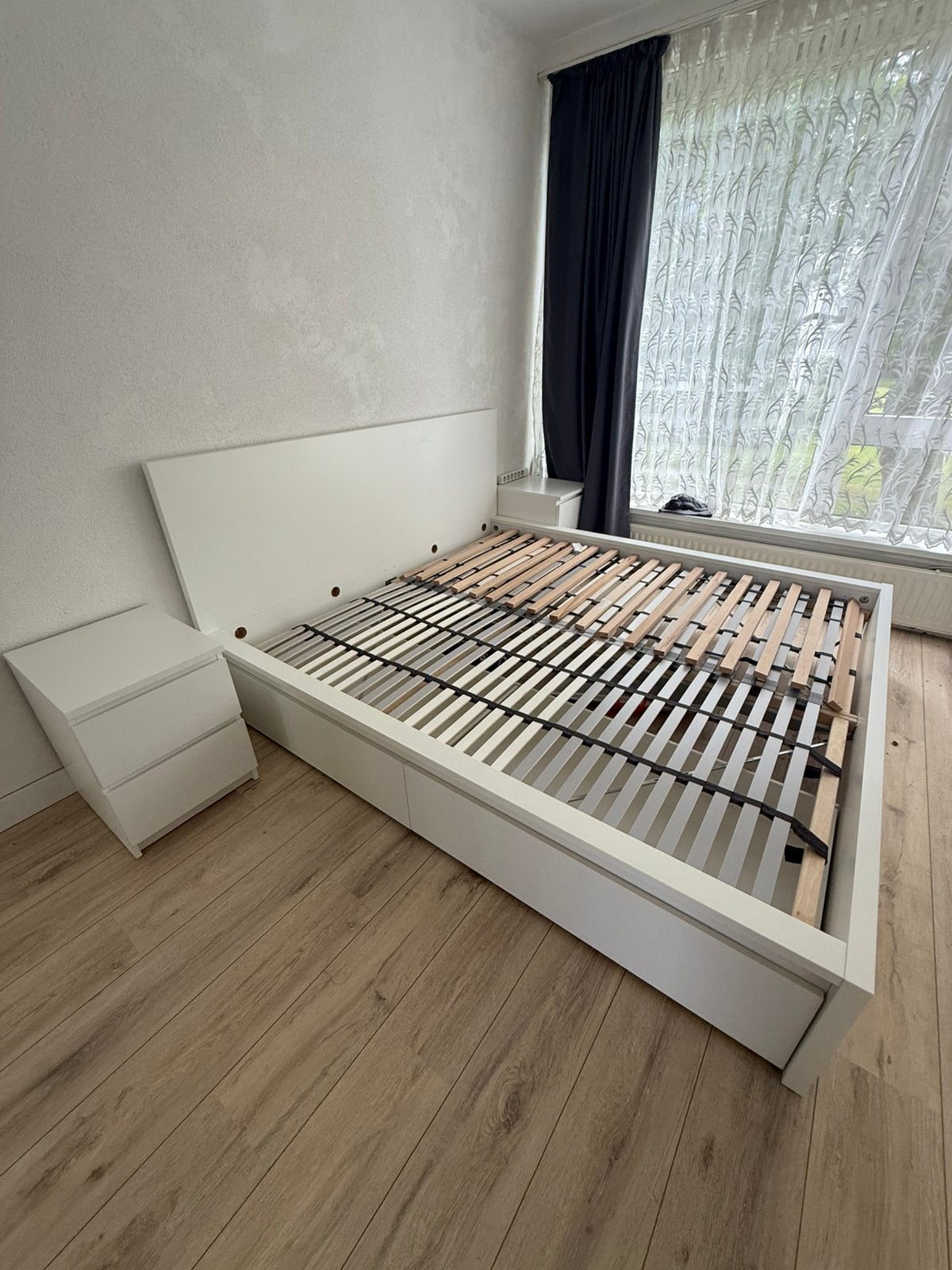 Ikea bedframe met bedlades + twee nachtkastjes, Huis en Inrichting, Slaapkamer | Bedden, Ophalen, Wit, Tweepersoons, Zo goed als nieuw