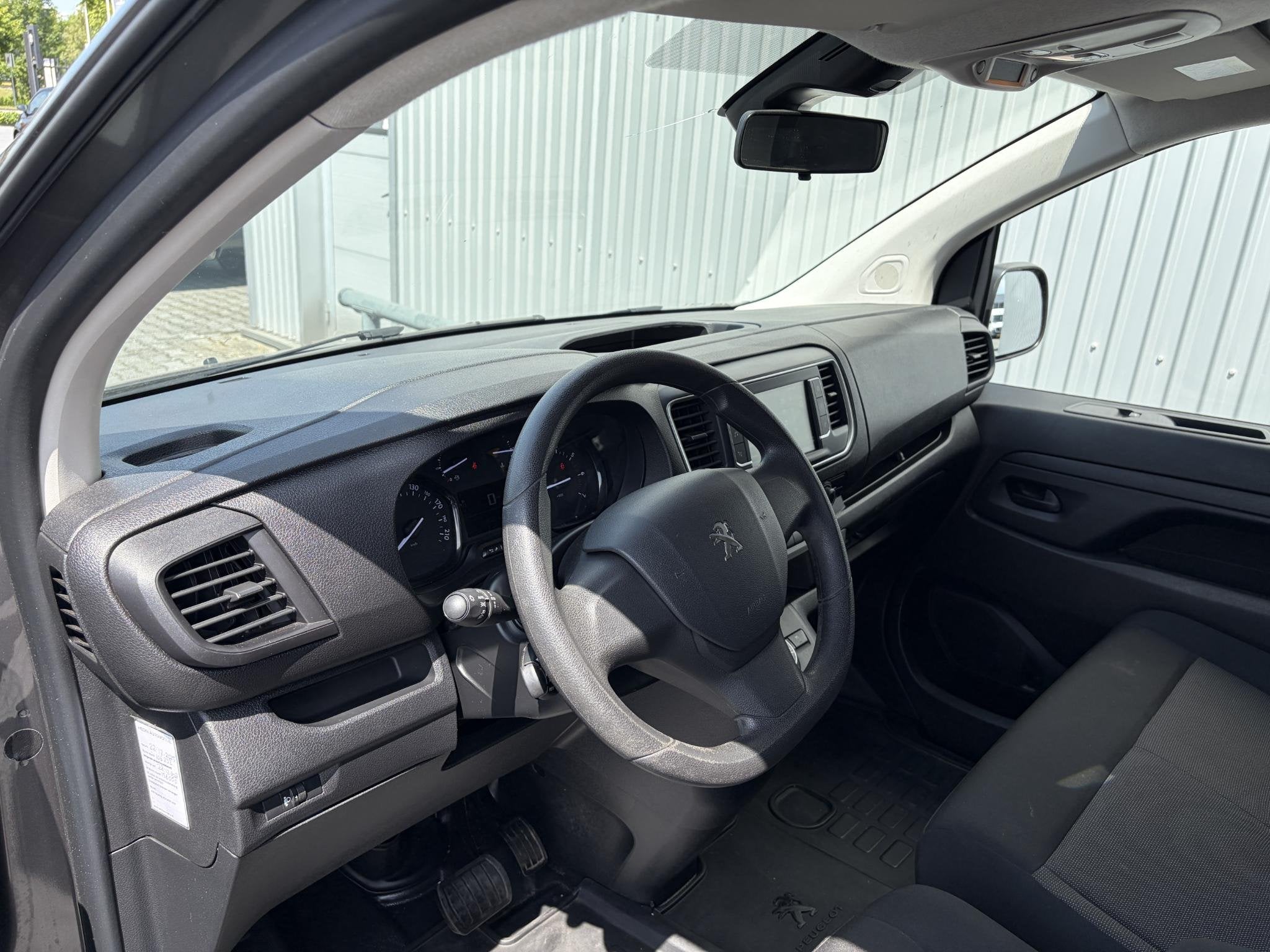 Peugeot Expert 2.0 L3*AUTOM.*NAV*3PERS*CRUISE*HAAK*A/C*2500K, Stof, Gebruikt, 2500 kg, Bedrijf