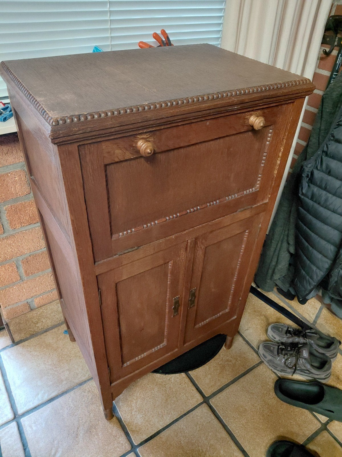 Vintage houten kastje met opklapbaar blad, Ophalen