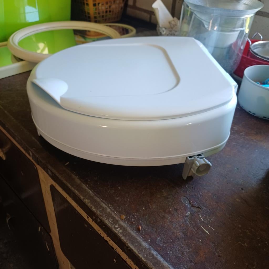 Wc verhoger als nieuw, Ophalen, Zo goed als nieuw, Toilet