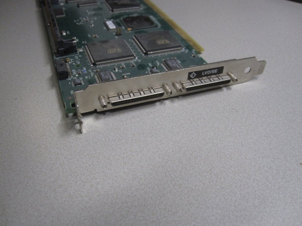 Foto 11 van IBM SCSI kaart afkomstig van IBM Server