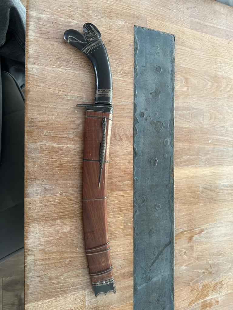 Indonesisch Kapmes met Houten Schede, Ophalen of Verzenden