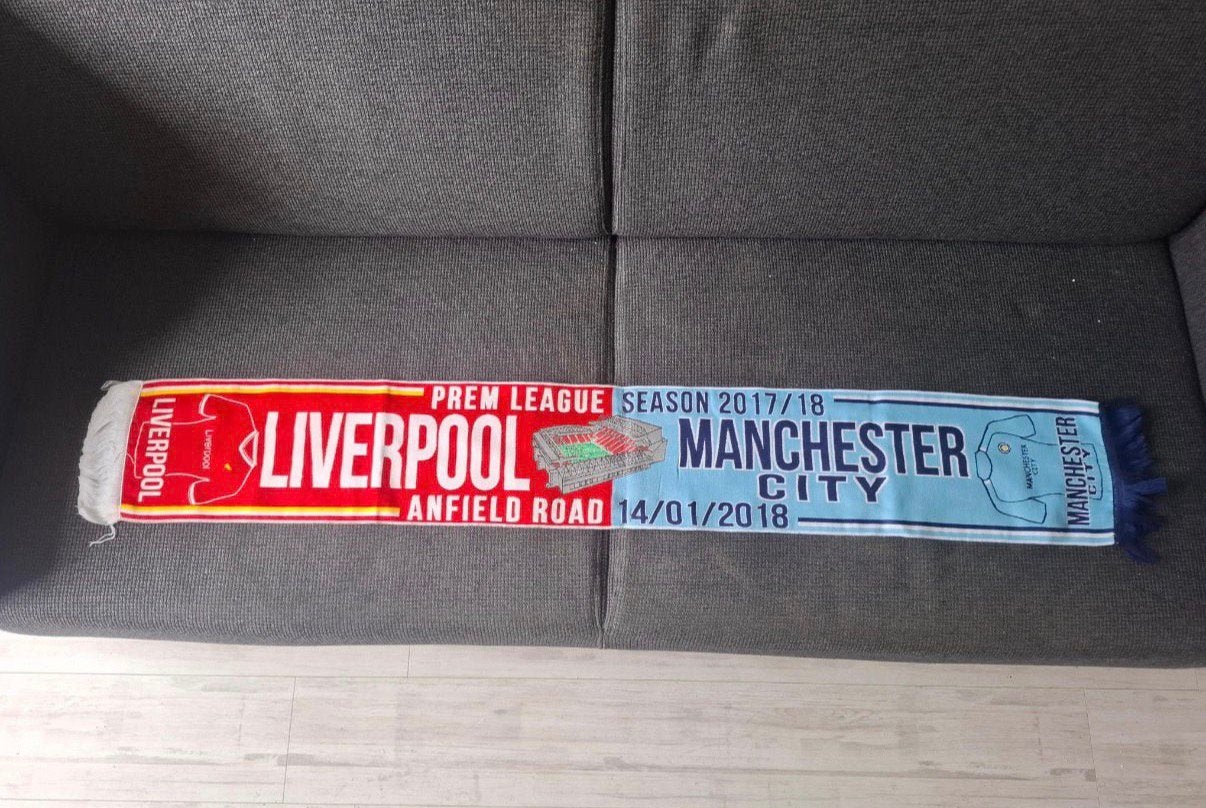 Liverpool Manchester City sjaal, Ophalen of Verzenden, Zo goed als nieuw, Buitenlandse clubs, Vaantje of Sjaal