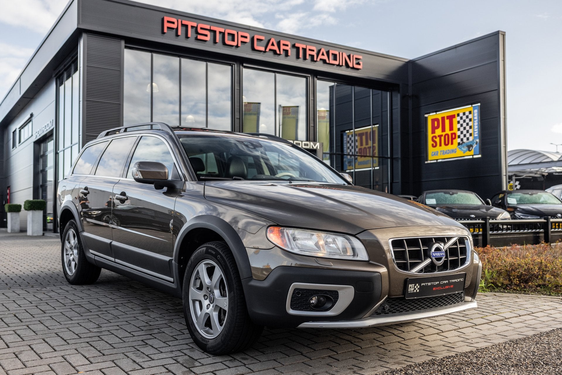 Volvo XC70 3.2 AWD, 243 PK, Schuifdak, Memory, Trekhaak, BLI, Automaat, Gebruikt, 2953 cc, Bruin