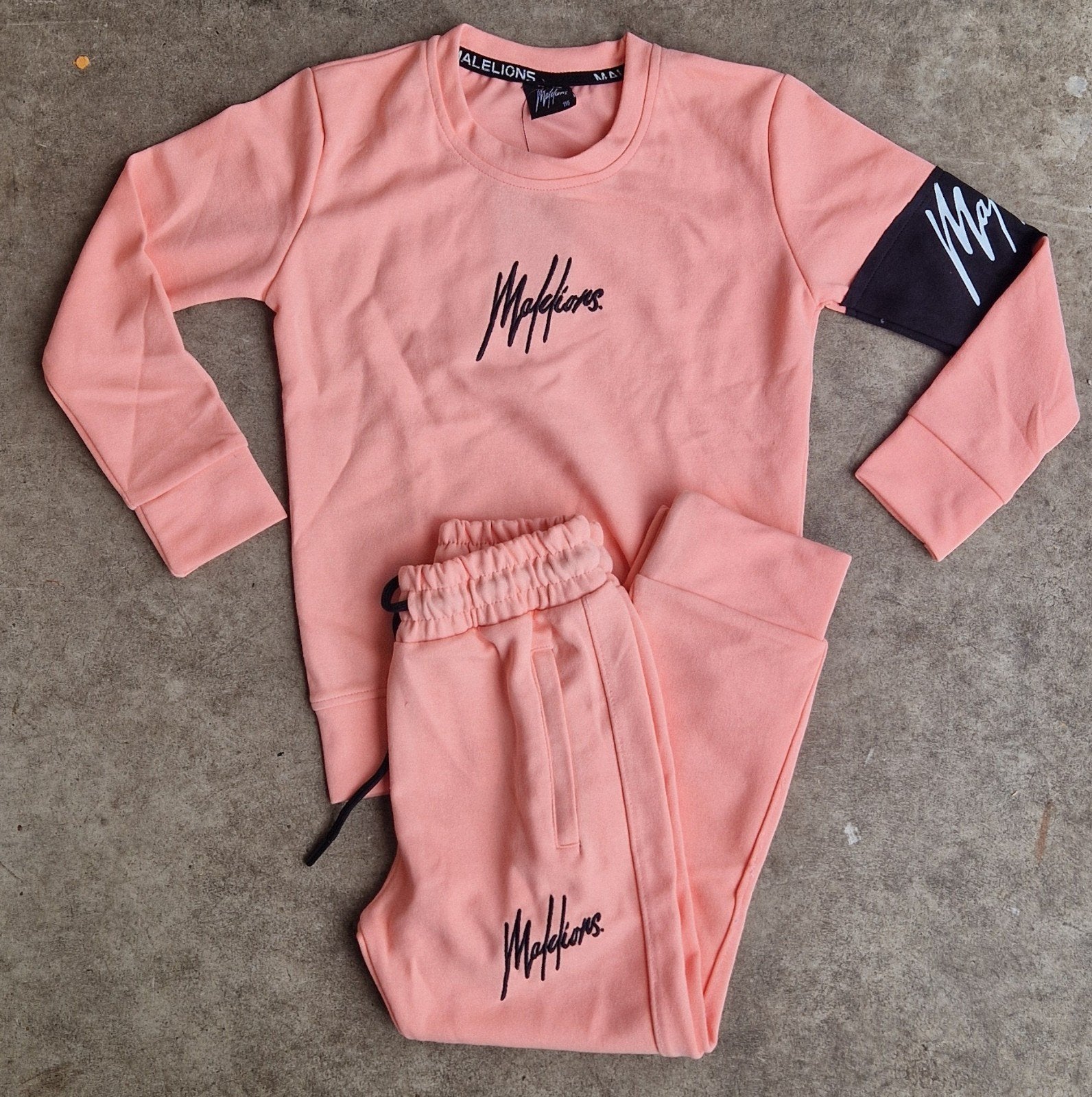 mooi trainingspak, Ophalen of Verzenden, Zo goed als nieuw, Jongen of Meisje, Broek