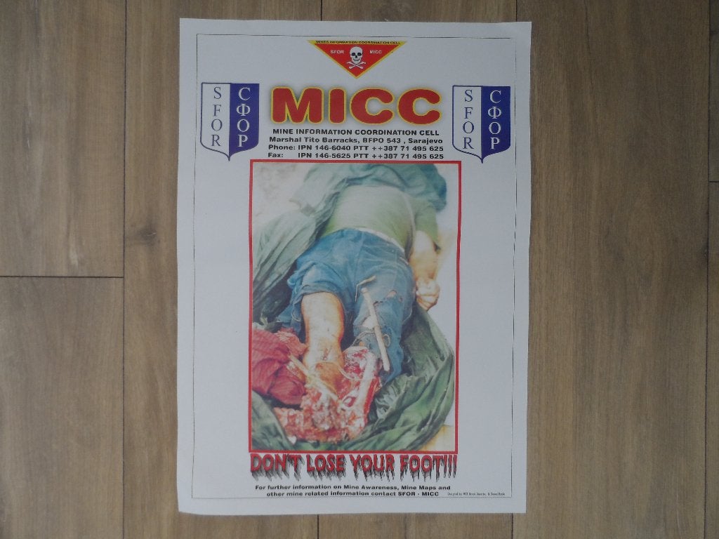 SFOR poster waarschuwing voor mijnen MICC SFOR, Bosnie, Verzamelen, Ophalen of Verzenden, Landmacht, Nederland