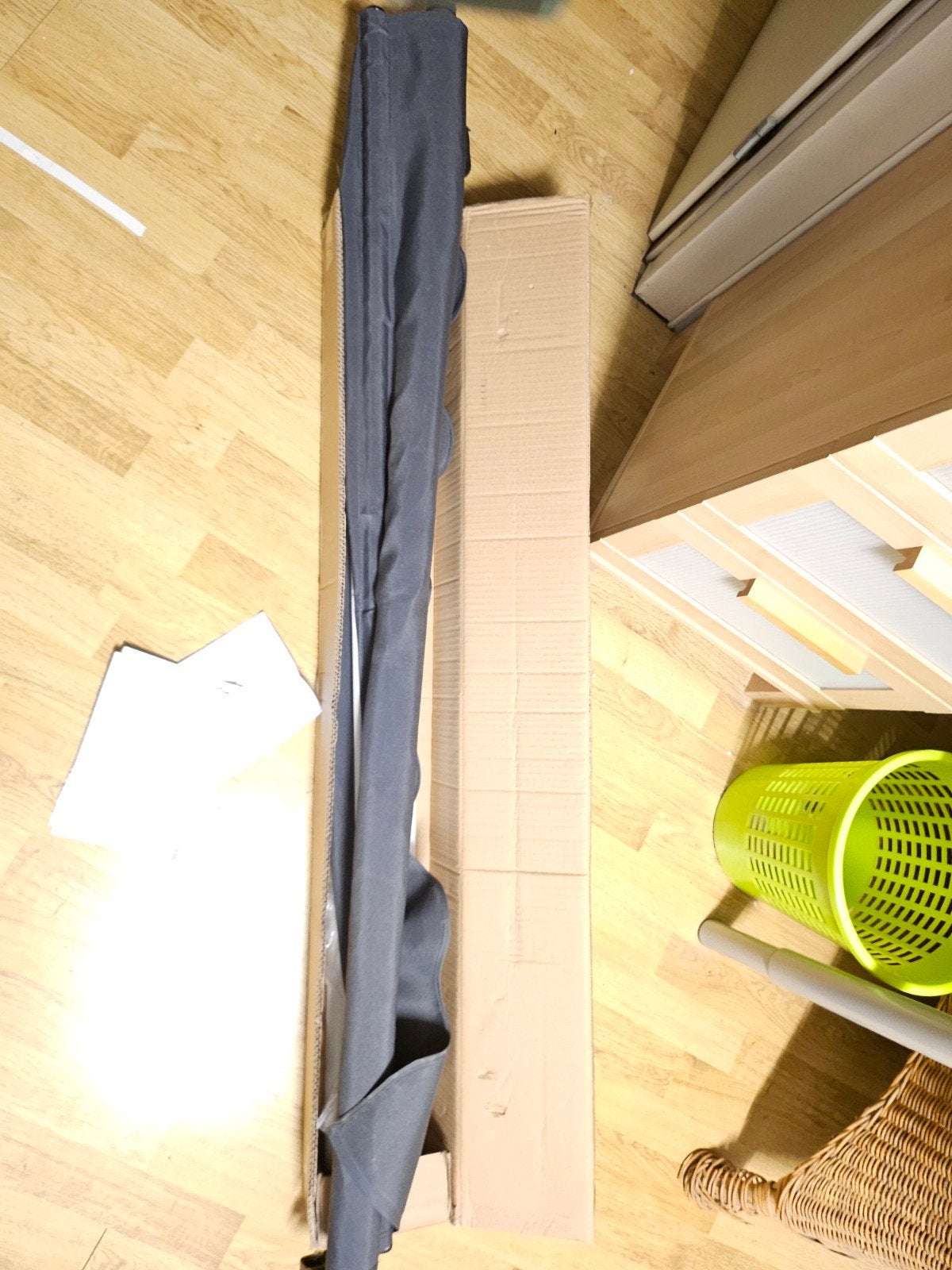 Nieuw uitvalscherm, handbediend, grijs, Tuin en Terras, Nieuw, Ophalen of Verzenden, 150 tot 300 cm, 250 cm tot 450 cm