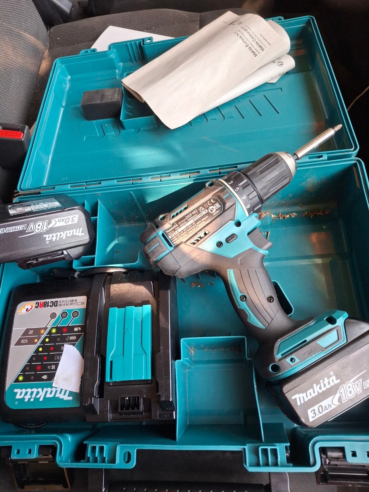 Makita Accuboormachine DDF482 met 2 acc's en lader in koffer, Ophalen of Verzenden, Gebruikt, Boor- en Schroefmachine