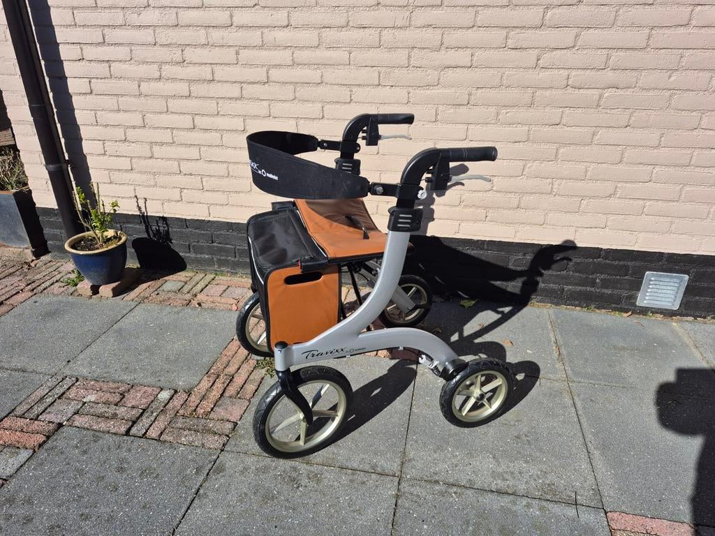 Travixx rollator Traveller S, Diversen, Rollators, Zo goed als nieuw, Lichtgewicht, Opvouwbaar, Ophalen