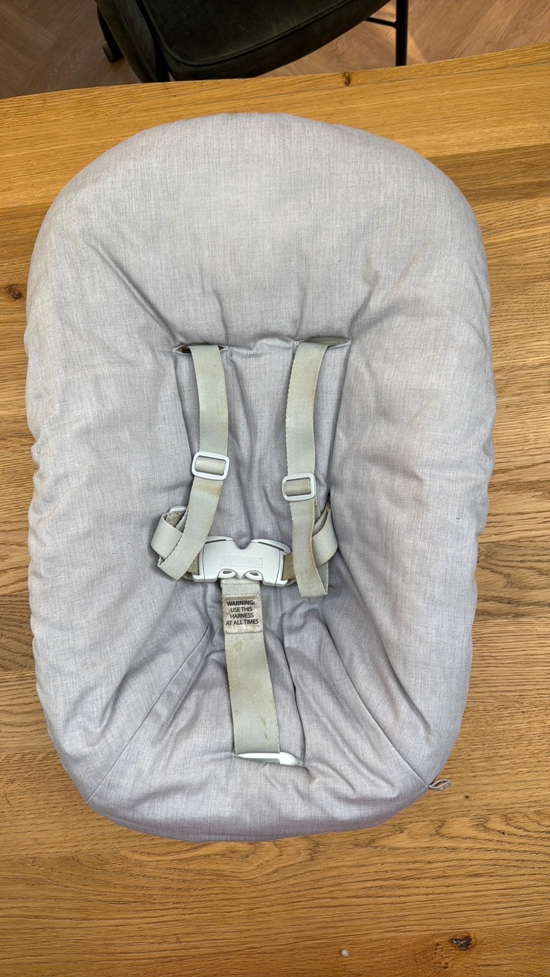 Tripp Trapp Newborn set met grijze hoes, Kinderen en Baby's, Kinderstoelen, Ophalen, Gebruikt, Overige typen
