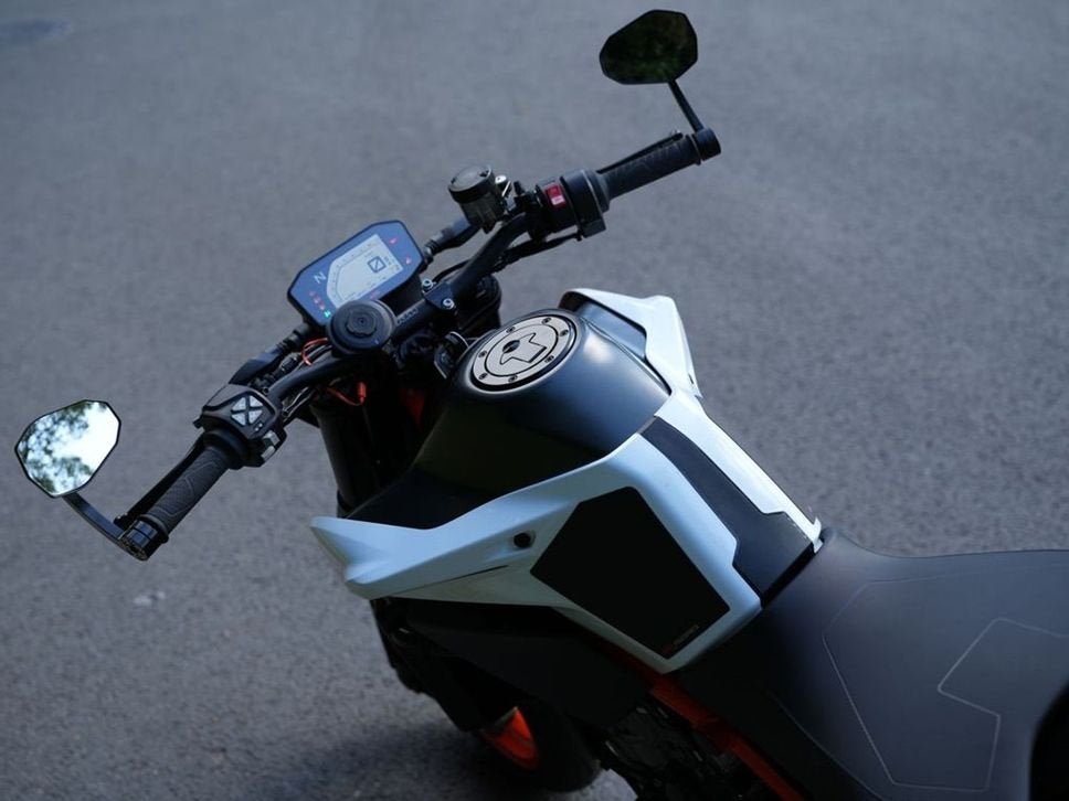 KTM KTM 890 DUKE R | Carbon | Vol Akrapovic!, 2 cilinders, KTM, Motorrijbewijs A, Onbekend
