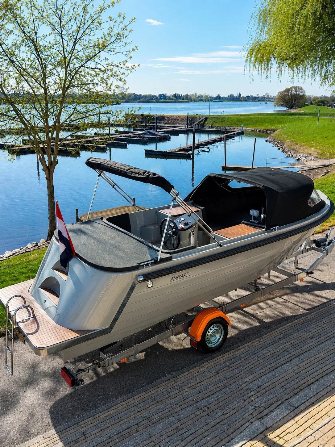 Maassloep 680 Honda 20pk nieuw vaarklaar € 32.950,-