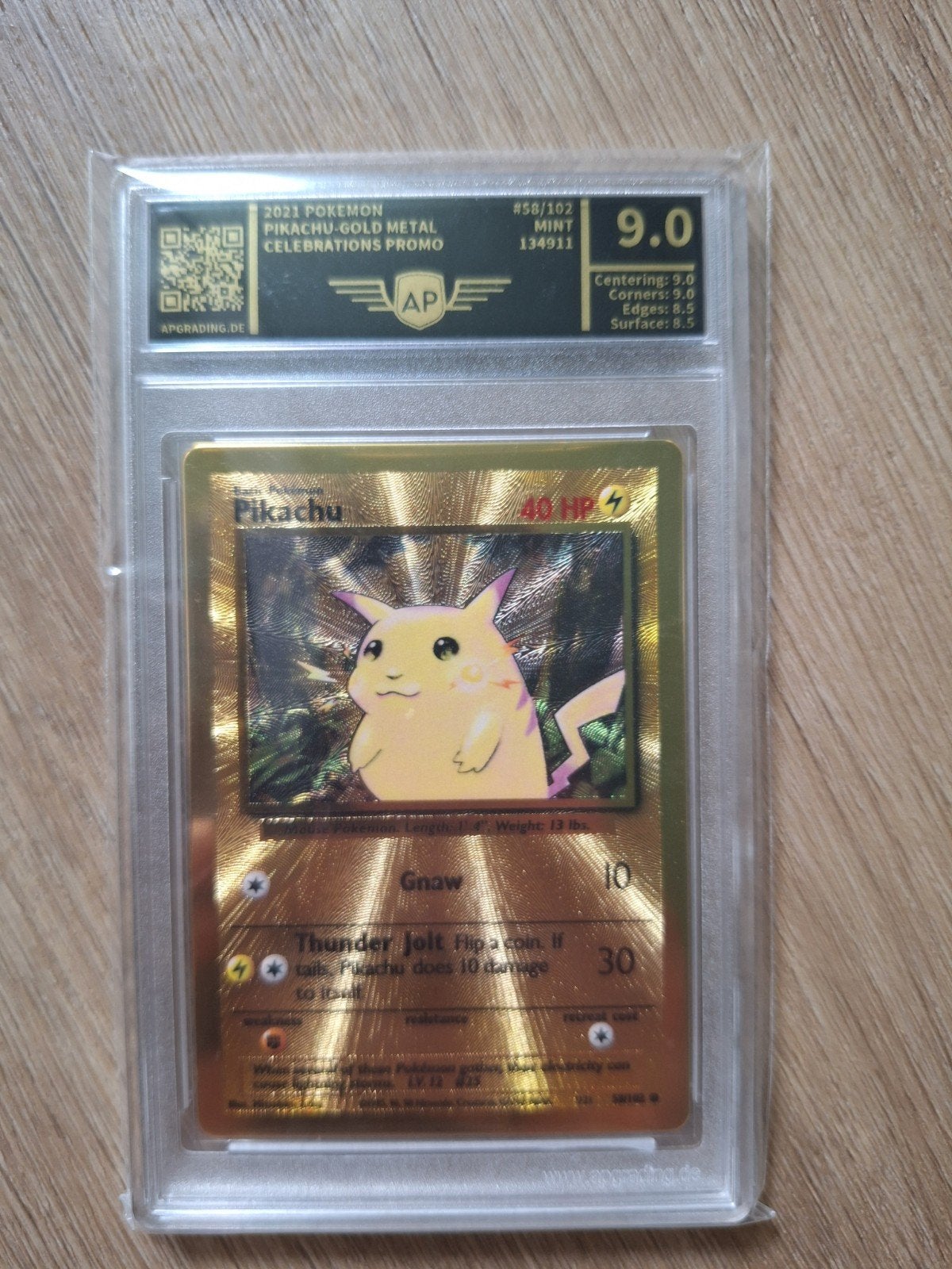 Pikachu Gold-Metal #58 Celebrations Promo 2021, Ophalen, Zo goed als nieuw, Losse kaart