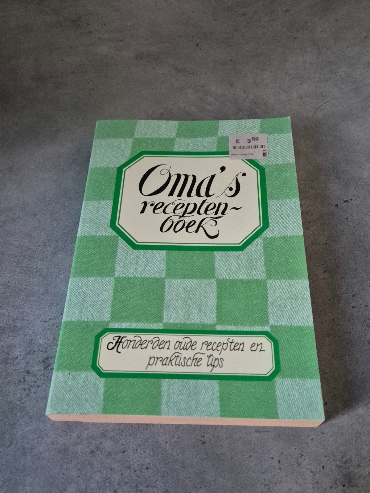 Oma's receptenboek: Honderden oude recepten en tips, Boeken, Hoofdgerechten, Nederland en België, Paulien Hageman-Boekee, Ophalen