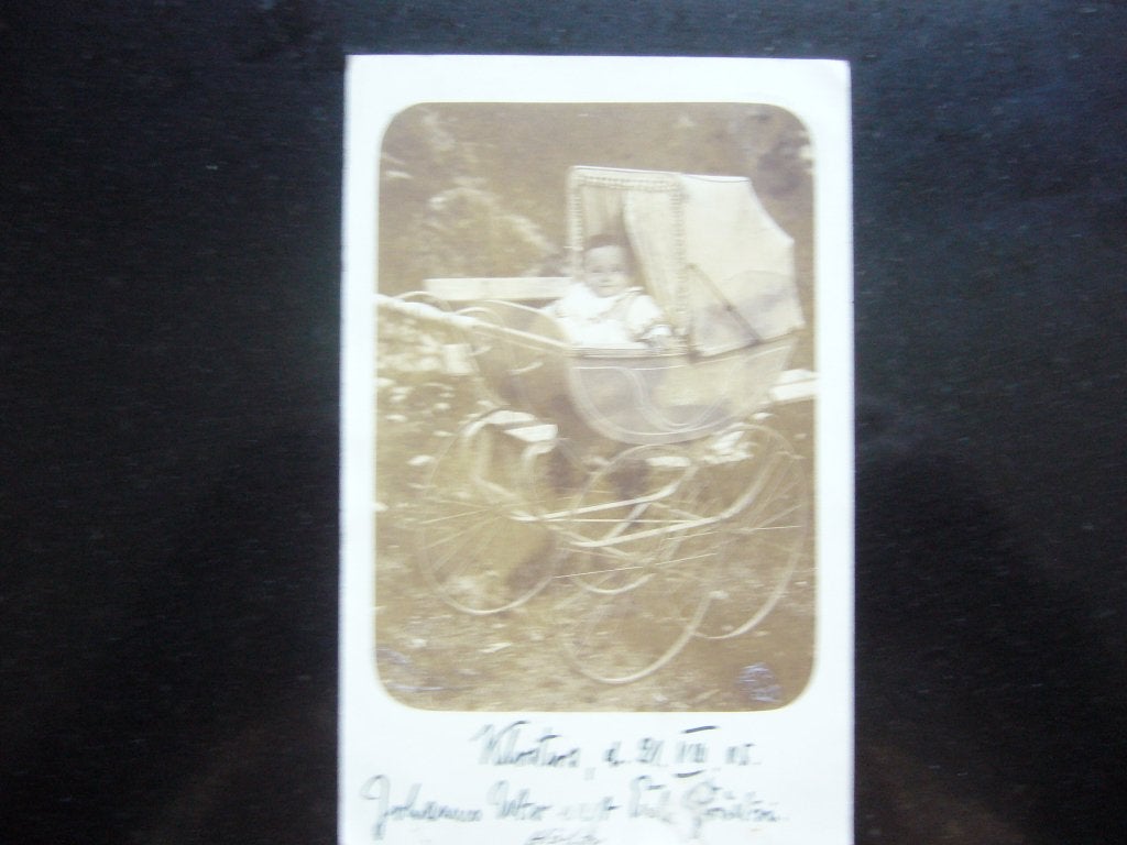 OUDE KINDERWAGEN MET KIND  1905, Verzamelen, Ansichtkaarten | Themakaarten, Ophalen of Verzenden, Voor 1920, Gelopen, Kinderen