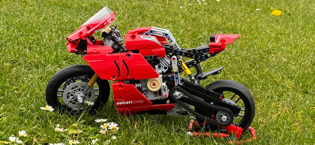LEGO Technic Ducati Panigale V4 R, Ophalen of Verzenden, Zo goed als nieuw, Overige merken