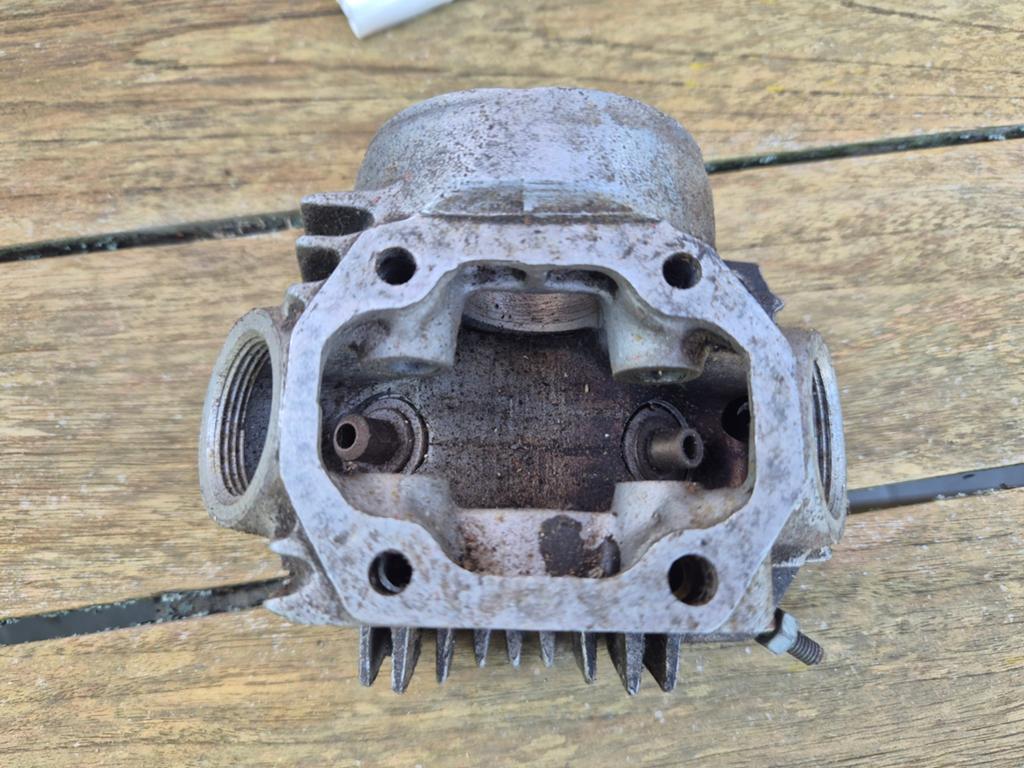 Cilinderkop Honda SS50 origineel, Ophalen of Verzenden, Gebruikt, Cilinder, Overige merken