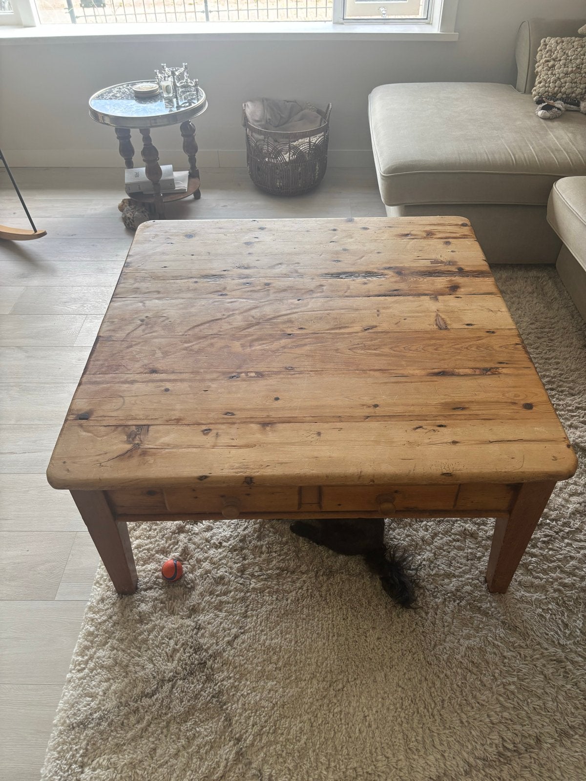 Antieke houten salontafel, Ophalen