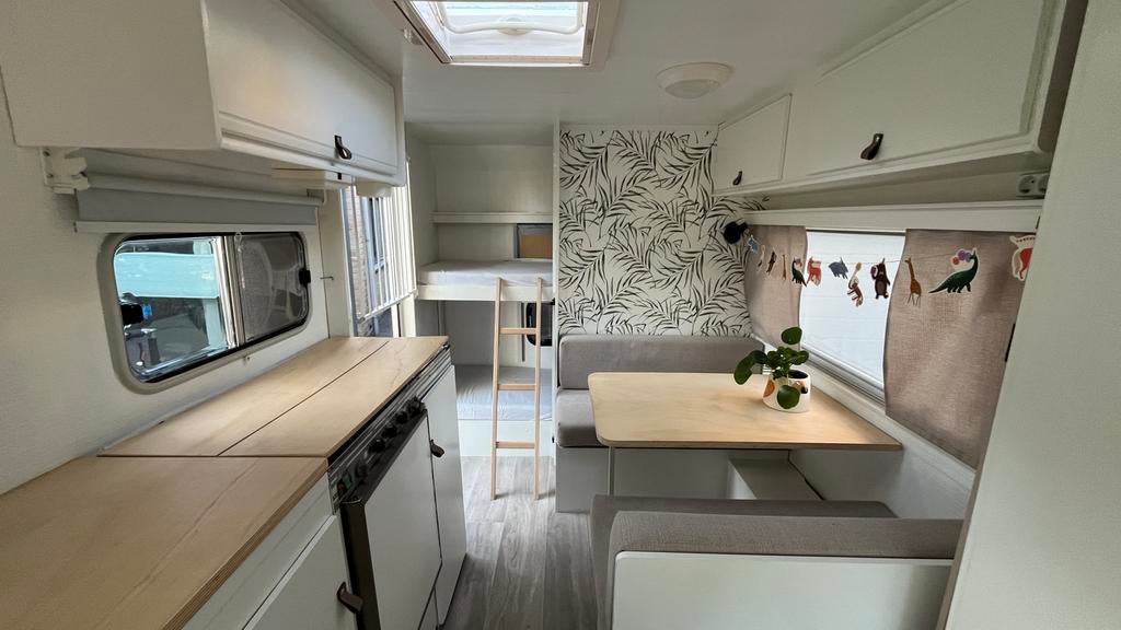 Mooie en lichte caravan met stapelbed. Sterckeman Sunstar, Sterckeman, Vast bed, Treinzit, 750 - 1000 kg