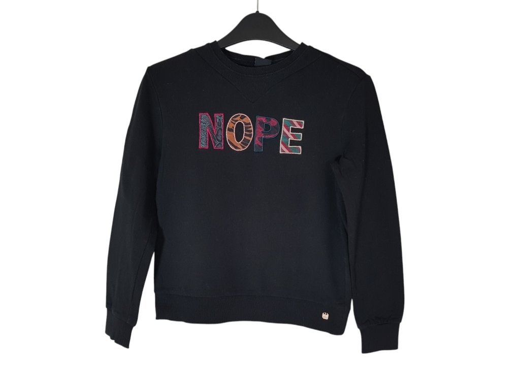 Geweldige zwarte JILL & MITCH NOPE sweater maat 146-152., Kinderen en Baby's, Kinderkleding | Maat 146, Trui of Vest, Zo goed als nieuw