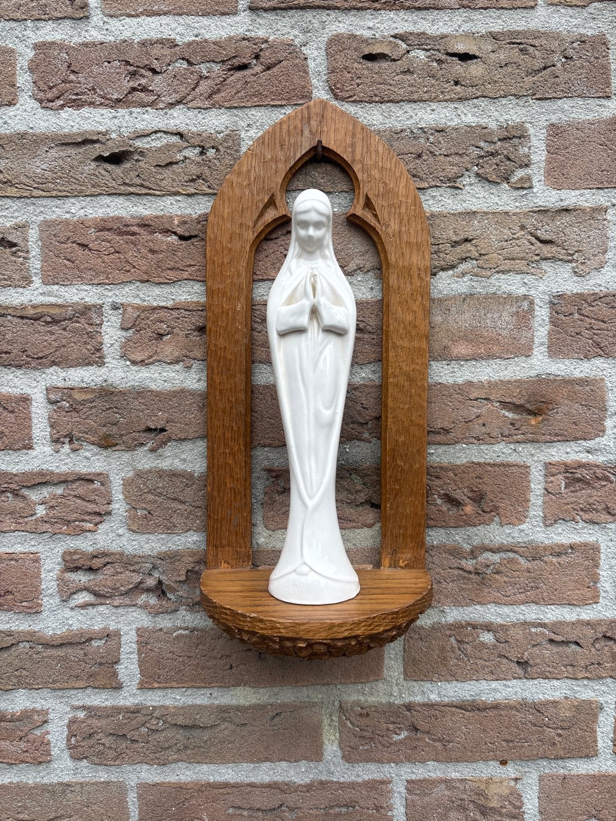 Vintage Mariabeeld in houten nis - Religieuze decoratie, Antiek en Kunst, Ophalen of Verzenden