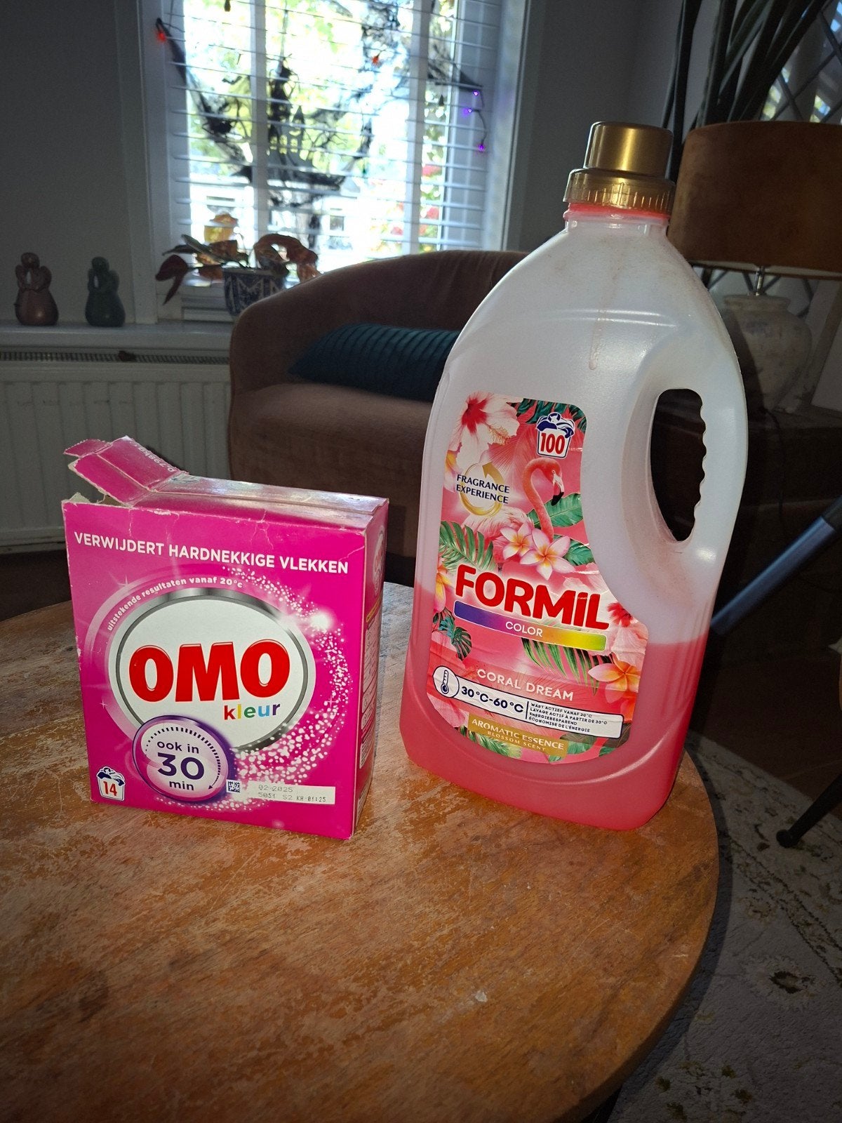 gratis Wasmiddel: OMO kleur poeder en Formil color vloeibaa, Ophalen, Gebruikt