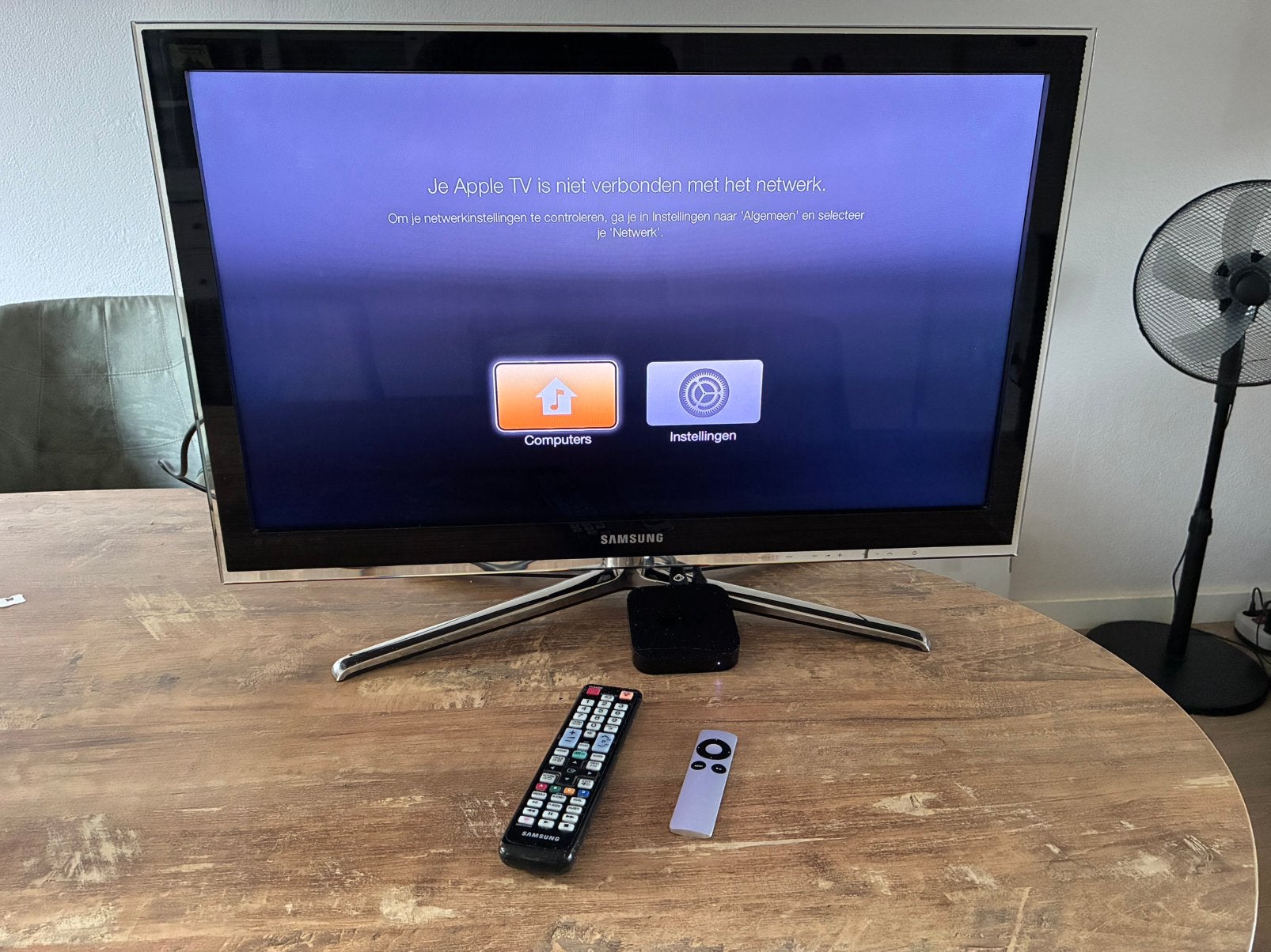 32” inch Samsung TV + Apple TV, Ophalen, 100 Hz, Samsung, Minder dan 40 cm